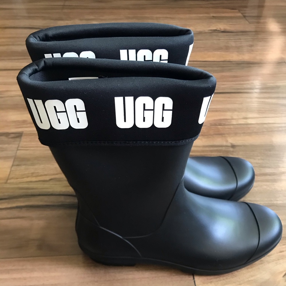 UGG Sienna Matte Graphic Rain Boot